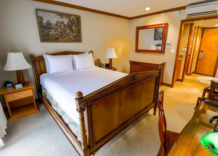 Dinah'S Garden Hotel